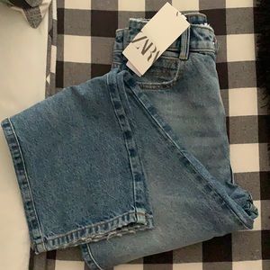ZARA STRAIGHT FIT JEANS *NEW